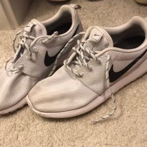 Nike Roshe Run size 8